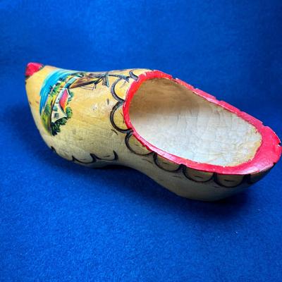 COLORFUL HOLLAND WOODEN SHOE WITH WINDMILL DECORATION