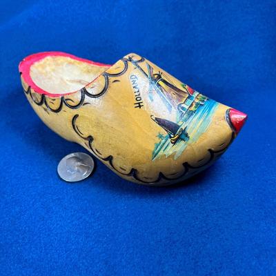 COLORFUL HOLLAND WOODEN SHOE WITH WINDMILL DECORATION