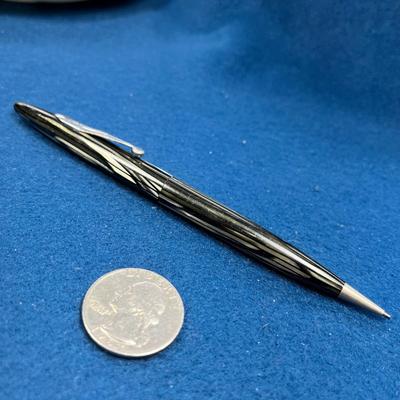 COOL STRIATED BLACK AND GREY BODY SHEAFFER'S MECHANICAL PENCIL 