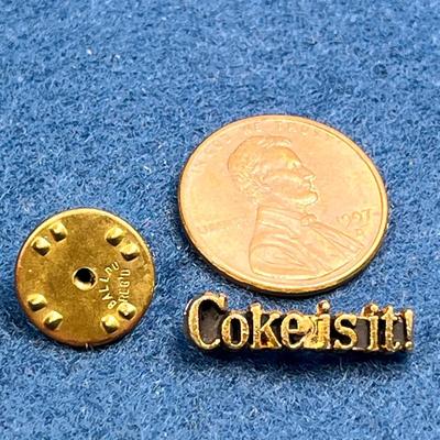 GOLDTONE "COKE IS IT!" LAPEL PIN