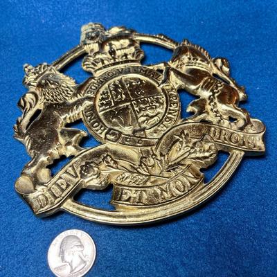 UNITED KINGDOM COAT OF ARMS BRASS TRIVET by KINGS ARMS TRIVET METALCRAFTERS