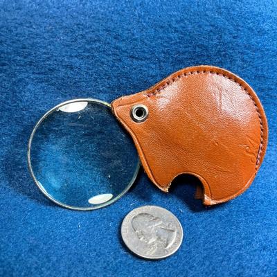 VINTAGE MAGNIFYING GLASS IN LEATHER CASE MARKED "S & A"