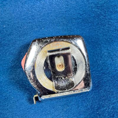 VINTAGE MALCO TRU-LOK 12 FT. METAL TAPE MEASURE