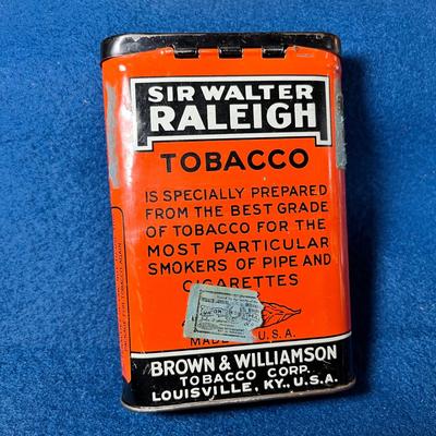 VINTAGE SIR WALTER RALEIGH TOBACCO TIN
