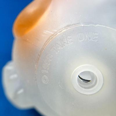 SCARY GHOST SQUEAK TOY, GLOWS IN THE DARK