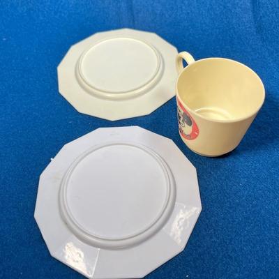 VINTAGE WALT DISNEY PRODUCTIONS MICKEY MOUSE CLUB TEA SET- 1 CUP, 2 SAUCERS
