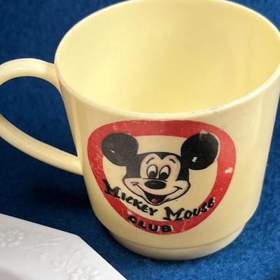 VINTAGE WALT DISNEY PRODUCTIONS MICKEY MOUSE CLUB TEA SET- 1 CUP, 2 SAUCERS
