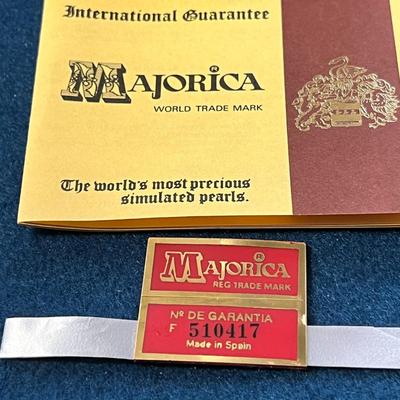 BEAUTIFUL PURPLE MAJORICA SPAIN PEARL NECKLACE IN BOX WITH REGISTRATION NUMBER