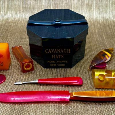 LOT 20 - Bakelite / Early Plastic Lot with Salesman's Sample Cavanagh Hat Box