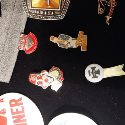THE SHRINERS BELT BUCKLE, PIN BACKS AND NECK TIE