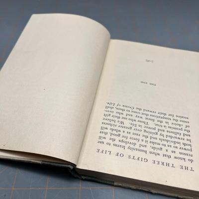 The Three Gifts of Life by Nellie M Smith (1913)