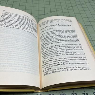 A Decade of Fantasy and Science Fiction by Robert P Mills (1960)