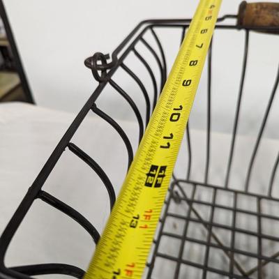 Rustic Metal Wire Basket