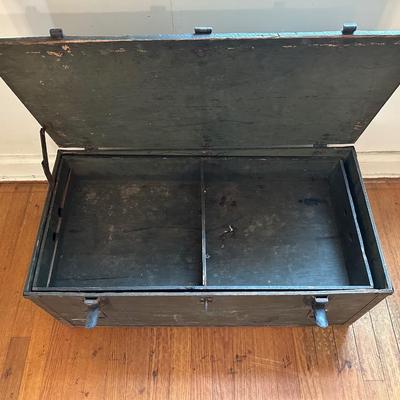 Army Footlocker (1 of 2)