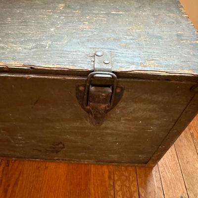 Army Footlocker (1 of 2)