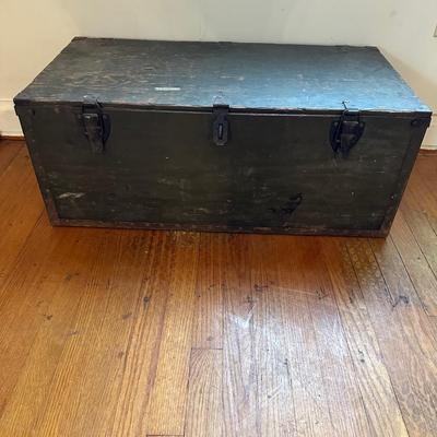 Army Footlocker (1 of 2)