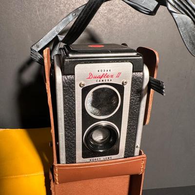 LOT 16W: Collection Of Vintage Film Cameras - Kodak Duraflex, Monitor, Slides & More