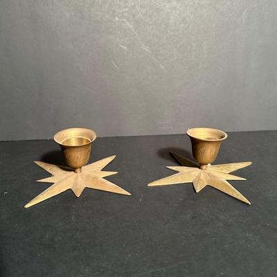 LOT 21L: Vintage Brass/Wooden Candle Holders w/ Candle Sticks