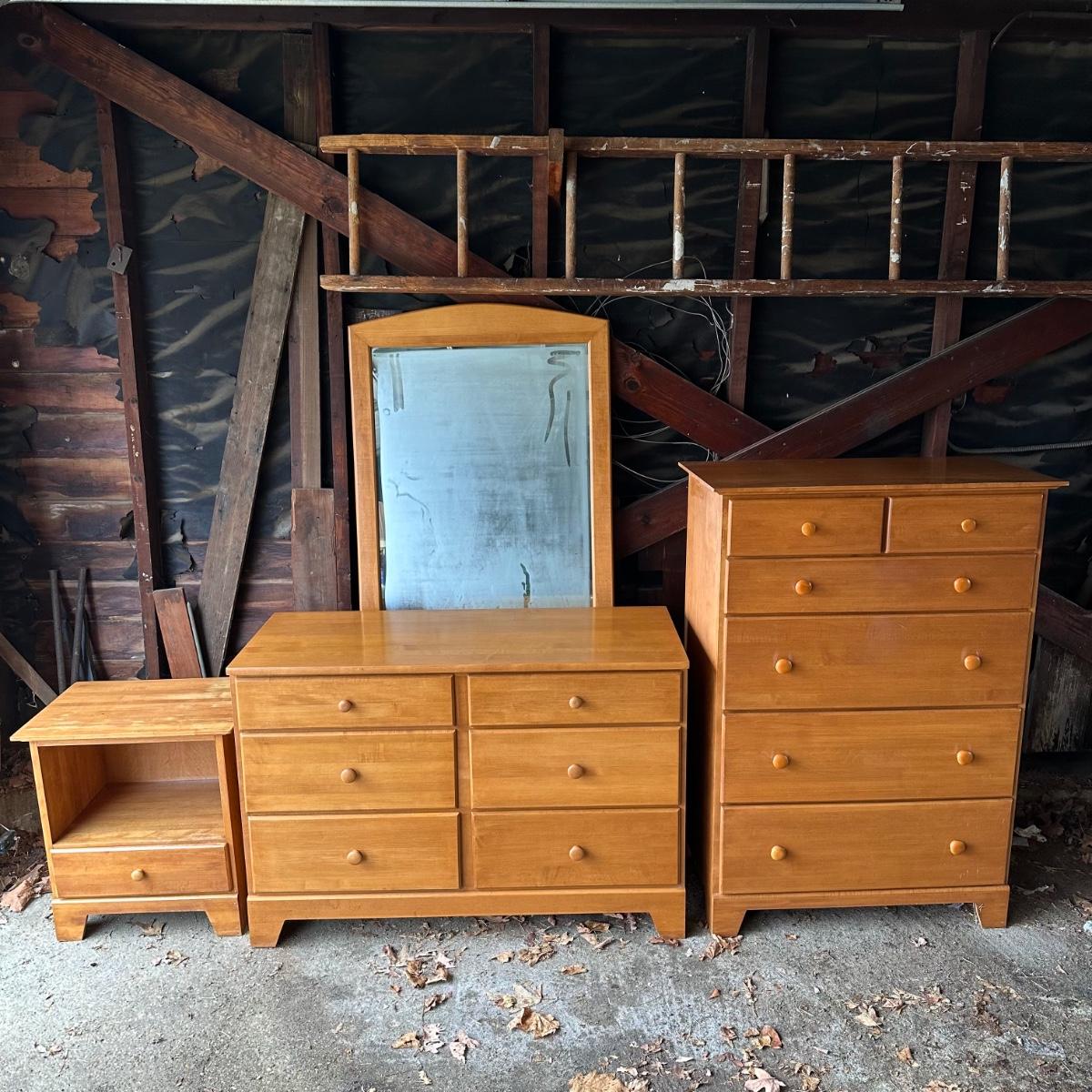 LOT 39G Vintage Moosehead Furniture 3 Piece Set Dresser, Side Table