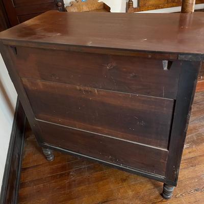 LOT 137X: Antique / Vintage Wood Dresser