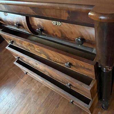 LOT 137X: Antique / Vintage Wood Dresser