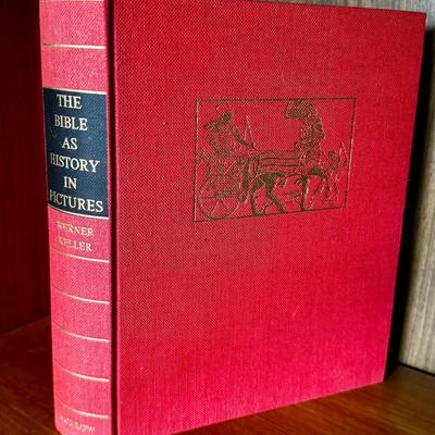 LOT 30 - The Bible as History in Pictures - 329 Illustrations and 8 Color Plates