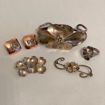 Large Selection of Stuart Nye Jewelry (K-SS)