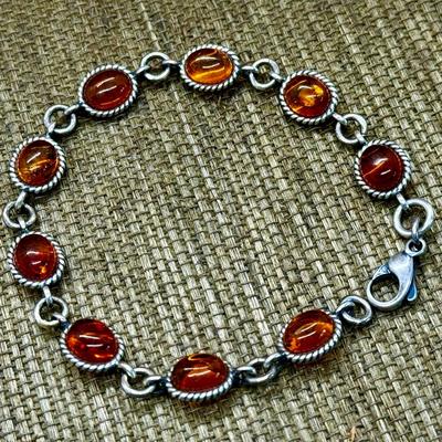 LOT 39 - Sterling Silver Amber Bracelet