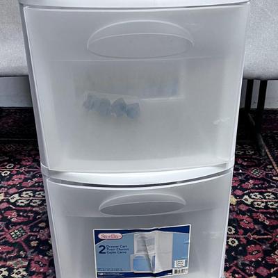 WHITE & Clear Plastic Drawer Set with Wheels