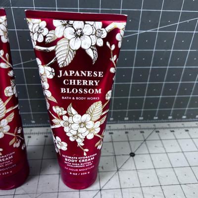 LOTION From Bath & Body Works. NEW  Japanese Cherry 