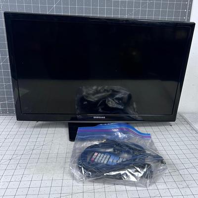 SAMSUNG TV w/ Remote and HDMI Cable, 