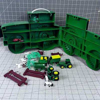 ERTL John Deere Playset 
