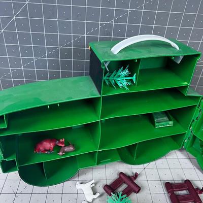 ERTL John Deere Playset 