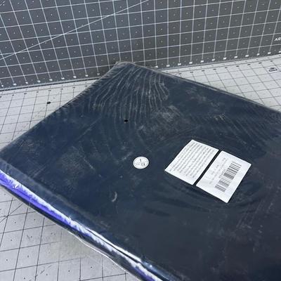 NEW Large Cat or Pet Carrier with a Fleece Bottom, FOLDS 