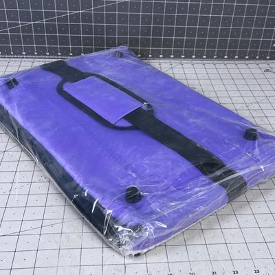 NEW Large Cat or Pet Carrier with a Fleece Bottom, FOLDS 