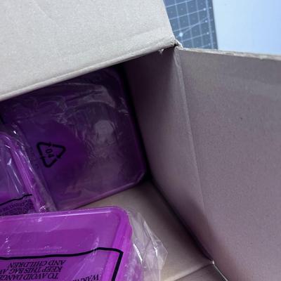 (4) NEW Lock & lock Food Containers