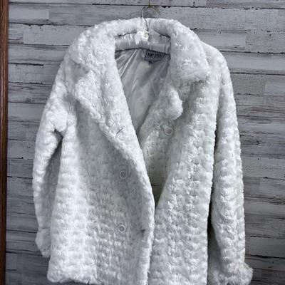 NEW White Coat by Amy Byer California XL Women's Faux Fur 
