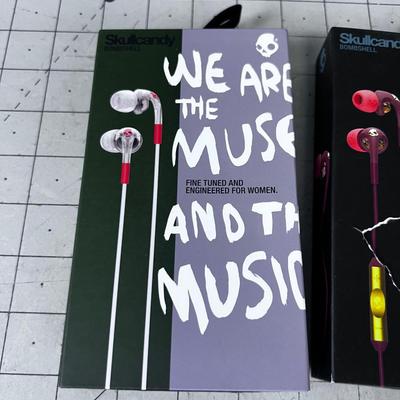2 Sets of Skull Candy Ear Buds - BOMBSHELL