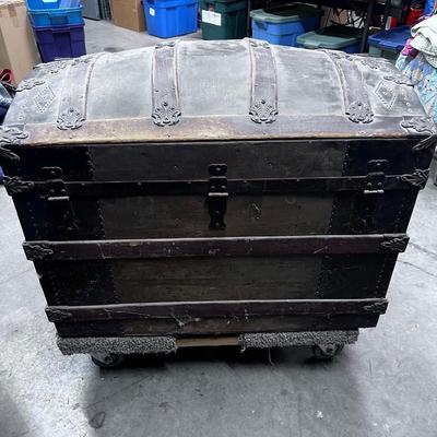 Antique Steamer Trunk 