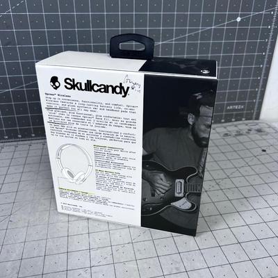 Scull Candy UPROAR Wireless Headphones NEW 