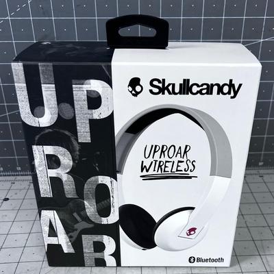 Scull Candy UPROAR Wireless Headphones NEW 