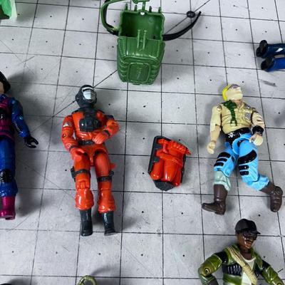 Giant Lot of EARLY VINTAGE G I Joe Weapons and Figurines
