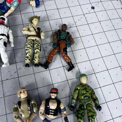 Giant Lot of EARLY VINTAGE G I Joe Weapons and Figurines