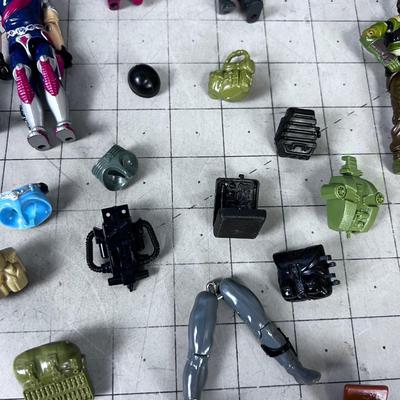 Giant Lot of EARLY VINTAGE G I Joe Weapons and Figurines