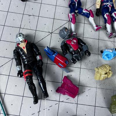 Giant Lot of EARLY VINTAGE G I Joe Weapons and Figurines