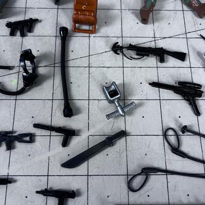 Giant Lot of EARLY VINTAGE G I Joe Weapons and Figurines