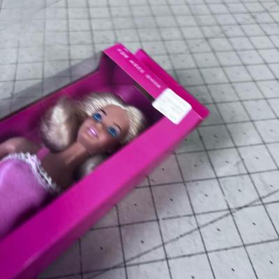Barbie Dress & Fun