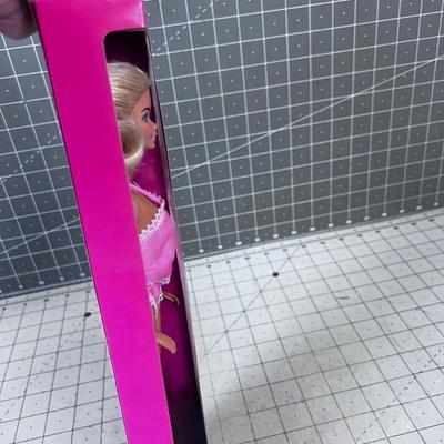 Barbie Dress & Fun