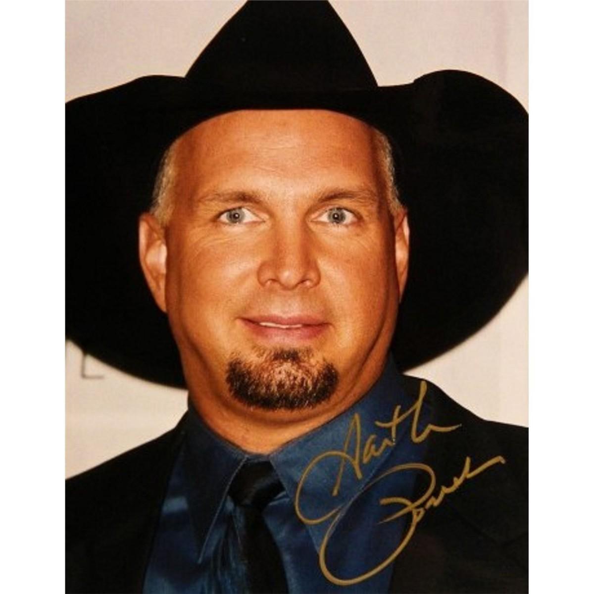 Garth Brooks signed photo