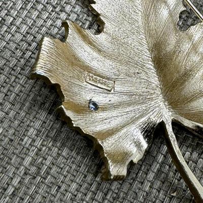 LOT 41 - Vintage Brooch Lot - Trifari Coro